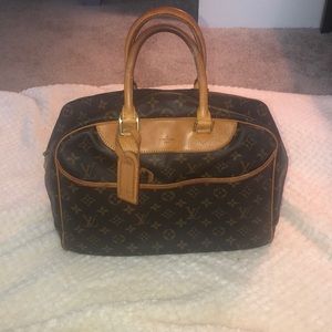 Authentic Louis Vuitton Deauville Monogram